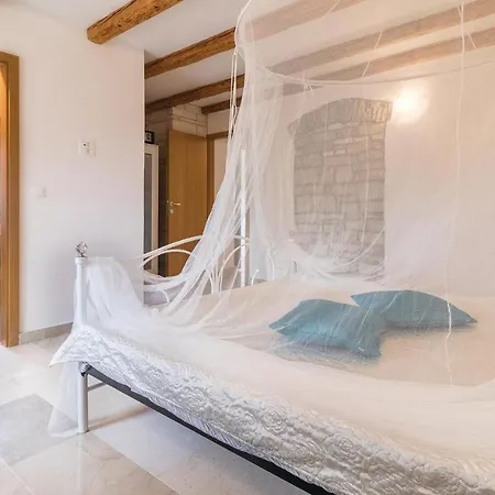 5 Bedroom Gorgeous In