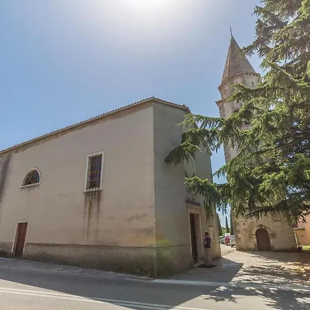 5 Bedroom Gorgeous In Holiday home Korenici