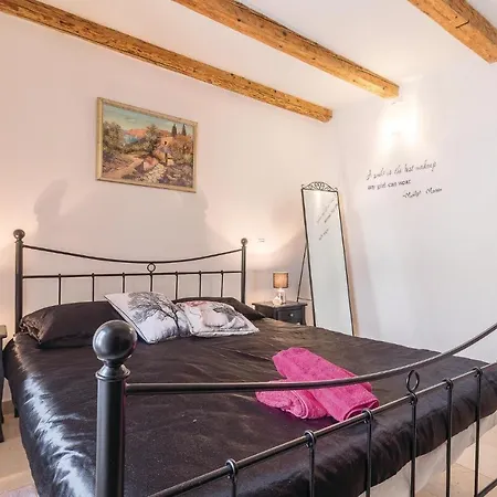 Holiday home 5 Bedroom Gorgeous In *